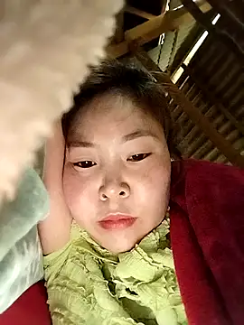 Yiyoongg online show from 02/19/26, 02:29