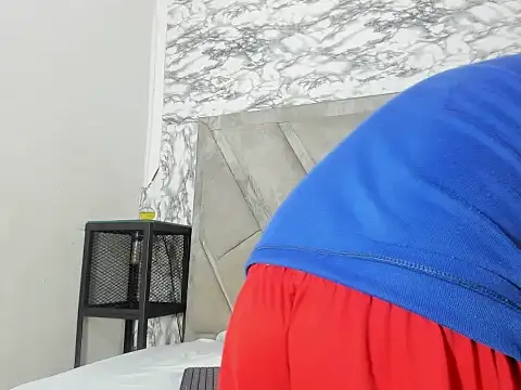 Snapshot of AdrianWalker chatting on 02/11/26, 04:39 AdrianWalker online show from 02/11/26, 04:39