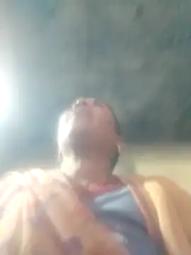 Snapshot of Loomaraj chatting on 02/18/26, 05:25 Loomaraj online show from 02/18/26, 05:25