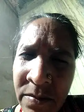 Snapshot of Loomaraj chatting on 03/01/26, 04:09 Loomaraj online show from 03/01/26, 04:09