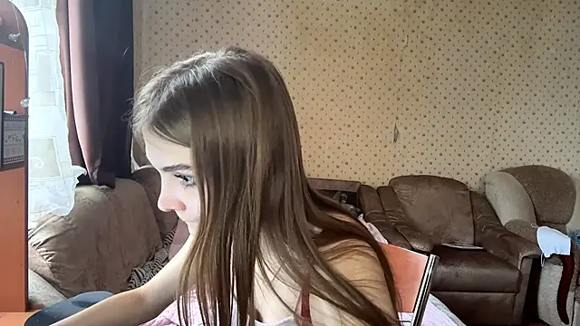 Babysmall girl online show from 02/08/26, 11:46