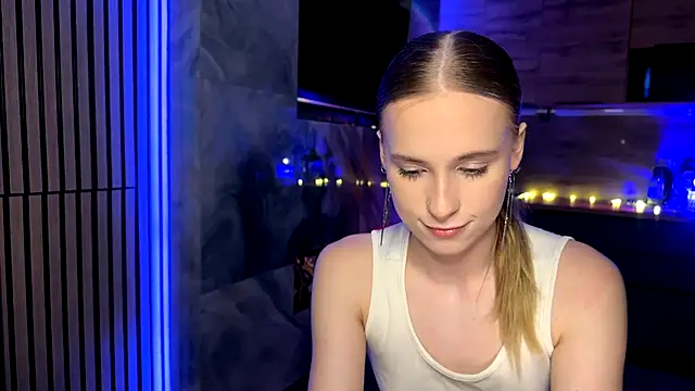 amily sunray online show from 05/12/26, 04:26