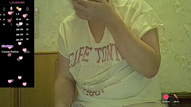 Snapshot of CurvyWild_Lady30 chatting on 07/18/26, 08:34 CurvyWild Lady30 online show from 07/18/26, 08:34