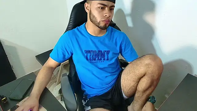 Snapshot of Xanderstone00 chatting on 02/16/26, 06:48 Xanderstone00 online show from 02/16/26, 06:48