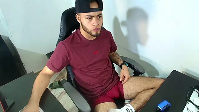 Snapshot of Xanderstone00 chatting on 02/17/26, 07:09 Xanderstone00 online show from 02/17/26, 07:09