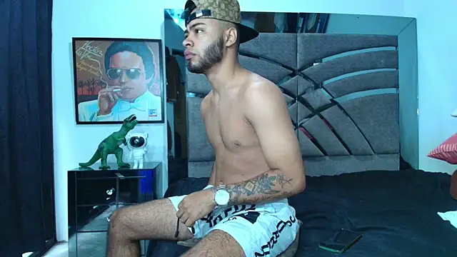 Xanderstone00 online show from 06/05/26, 12:55