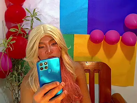 Snapshot of shopiaxox1 chatting on 02/19/26, 04:30 shopiaxox1 online show from 02/19/26, 04:30