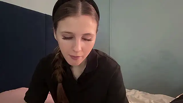 Snapshot of LinaWills chatting on 02/09/26, 09:35 LinaWills online show from 02/09/26, 09:35