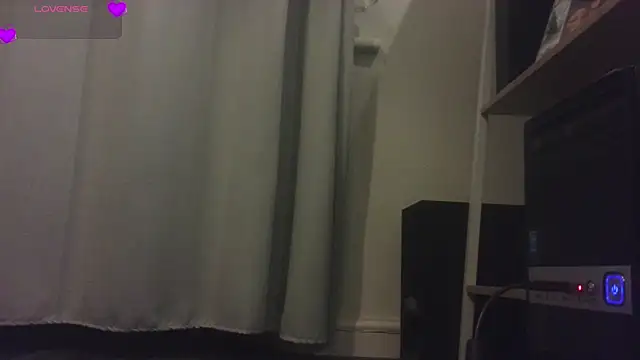 Petite Aurora online show from 03/25/26, 07:42