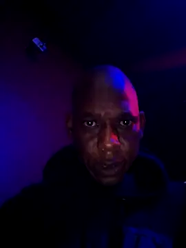 Snapshot of smallt98 chatting on 02/15/26, 07:43 smallt98 online show from 02/15/26, 07:43