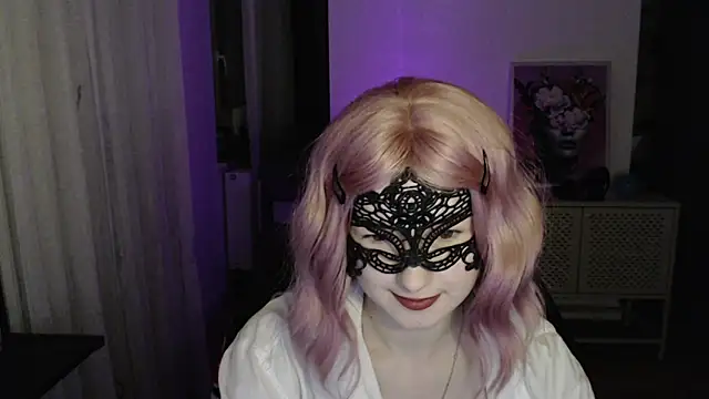 Snapshot of LunaXcherry chatting on 02/23/26, 08:28 LunaXcherry online show from 02/23/26, 08:28