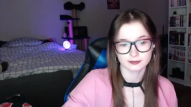 LunaXcherry online show from 03/30/26, 06:09