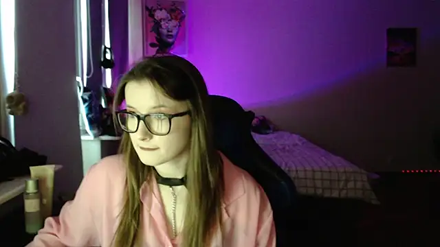 LunaXcherry online show from 04/09/26, 04:56