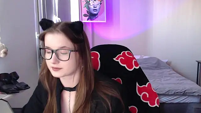 Snapshot of LunaXcherry chatting on 05/27/26, 04:37 LunaXcherry online show from 05/27/26, 04:37