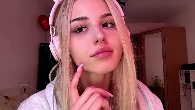 Snapshot of Evva_mayy chatting on 02/26/26, 11:53 Evva mayy online show from 02/26/26, 11:53