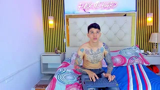 Adventurous Boys online show from 04/12/26, 02:11