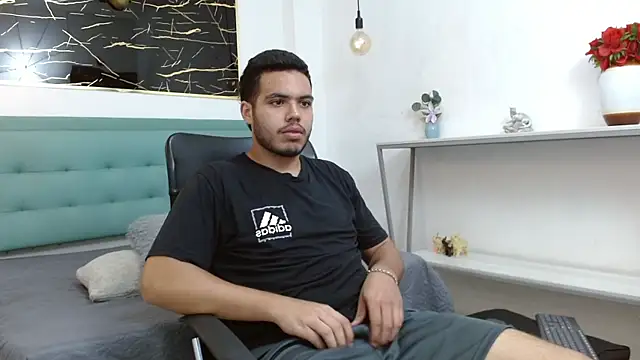 Snapshot of Trevor_Ash chatting on 02/10/26, 03:21 Trevor Ash online show from 02/10/26, 03:21