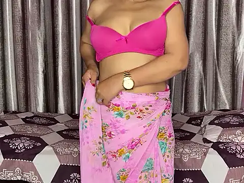 Snapshot of Radhika_4_you chatting on 06/09/26, 03:01 Radhika 4 you online show from 06/09/26, 03:01