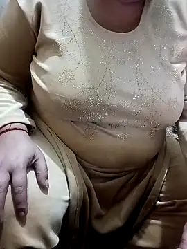 Snapshot of Simran_008 chatting on 02/21/26, 02:18 Simran 008 online show from 02/21/26, 02:18