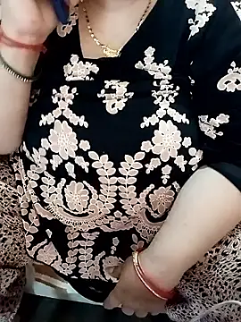 Snapshot of Simran_008 chatting on 02/27/26, 03:39 Simran 008 online show from 02/27/26, 03:39