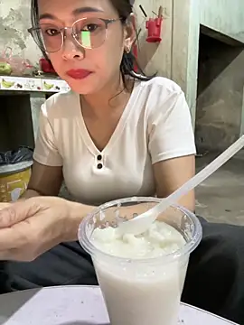 Snapshot of AYW-217 chatting on 03/01/26, 04:36 AYW-217 online show from 03/01/26, 04:36