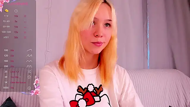 Snapshot of EmilyTrase chatting on 02/22/26, 01:18 EmilyTrase online show from 02/22/26, 01:18