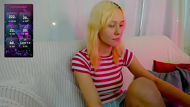 Snapshot of EmilyTrase chatting on 03/02/26, 05:19 EmilyTrase online show from 03/02/26, 05:19