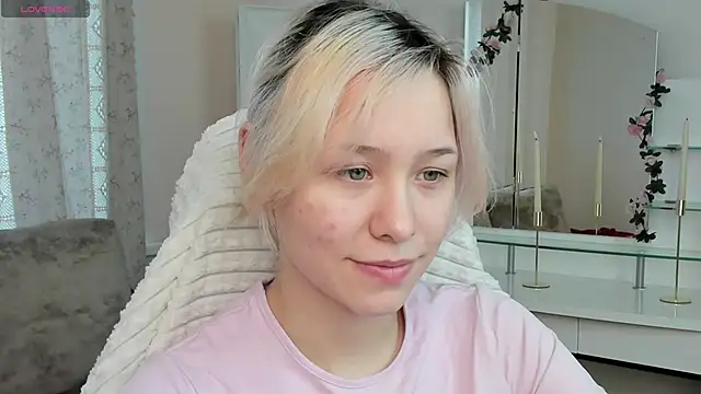 EmilyTrase online show from 04/28/26, 01:15
