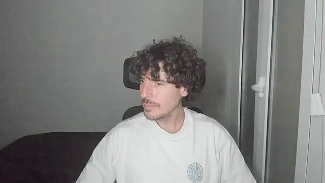 Snapshot of joaquin420_hot chatting on 02/16/26, 10:50 joaquin420 hot online show from 02/16/26, 10:50