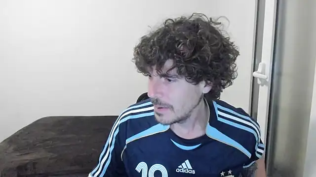 Snapshot of joaquin420_hot chatting on 02/20/26, 09:59 joaquin420 hot online show from 02/20/26, 09:59