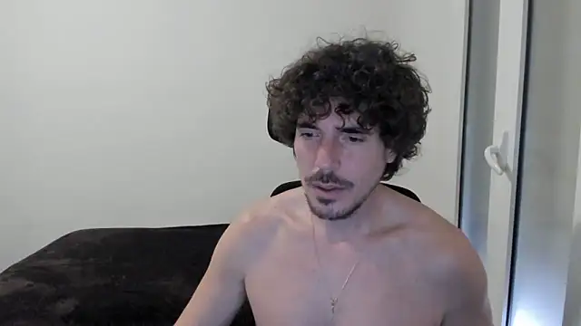 Snapshot of joaquin420_hot chatting on 02/21/26, 10:05 joaquin420 hot online show from 02/21/26, 10:05