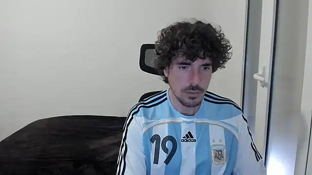 Snapshot of joaquin420_hot chatting on 02/23/26, 08:55 joaquin420 hot online show from 02/23/26, 08:55