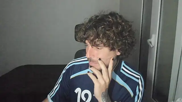 Snapshot of joaquin420_hot chatting on 03/01/26, 07:38 joaquin420 hot online show from 03/01/26, 07:38