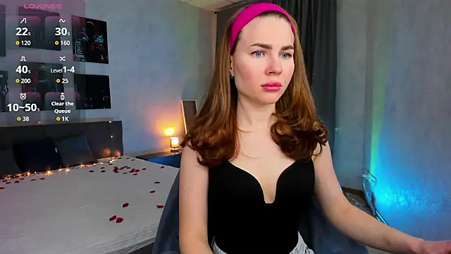 Snapshot of little__isabel chatting on 03/03/26, 01:23 little isabel online show from 03/03/26, 01:23