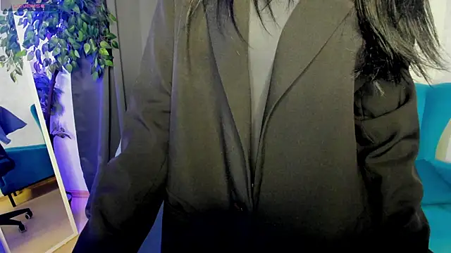 little  isabel online show from 05/18/26, 01:35
