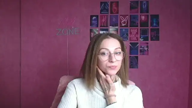 Snapshot of Esmi_Winter chatting on 02/13/26, 07:26 Esmi Winter online show from 02/13/26, 07:26