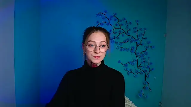 Snapshot of Esmi_Winter chatting on 02/28/26, 06:14 Esmi Winter online show from 02/28/26, 06:14