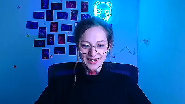 Esmi Winter online show from 03/13/26, 06:20