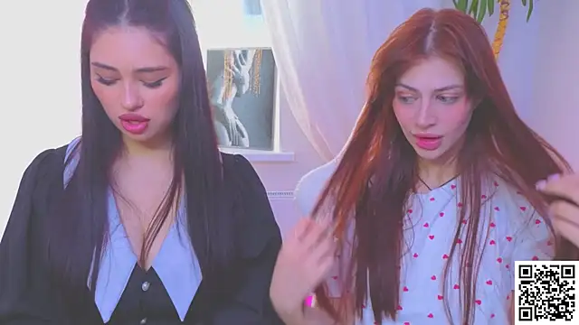 Sofia Plump online show from 04/07/26, 09:54