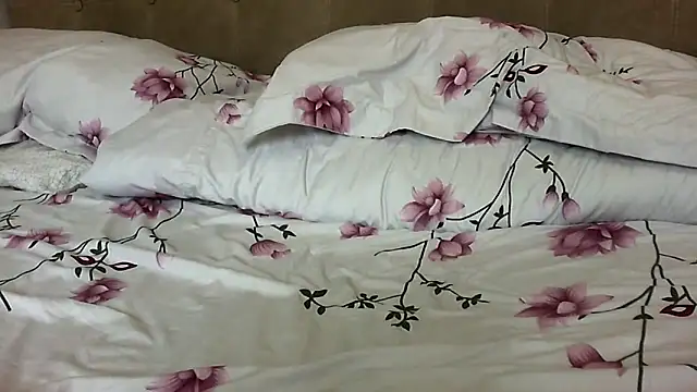 elyseblue online show from 05/04/26, 03:41