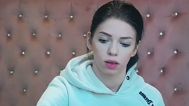 Snapshot of PeachyElla26 chatting on 02/20/26, 10:38 PeachyElla26 online show from 02/20/26, 10:38