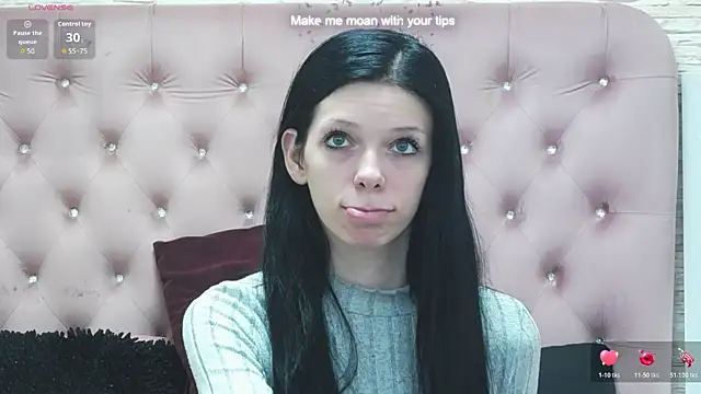 Snapshot of PeachyElla26 chatting on 03/03/26, 01:28 PeachyElla26 online show from 03/03/26, 01:28