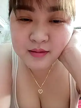 Snapshot of Kee-kimlee chatting on 03/02/26, 05:08 Kee-kimlee online show from 03/02/26, 05:08