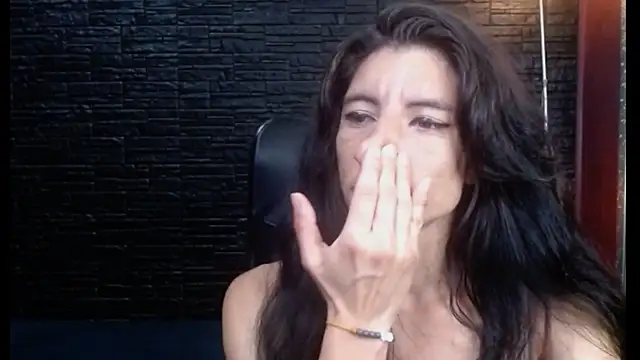 Snapshot of BrendaaCruz chatting on 02/11/26, 12:54 BrendaaCruz online show from 02/11/26, 12:54