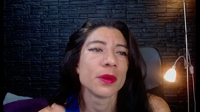 Snapshot of BrendaaCruz chatting on 02/12/26, 12:11 BrendaaCruz online show from 02/12/26, 12:11