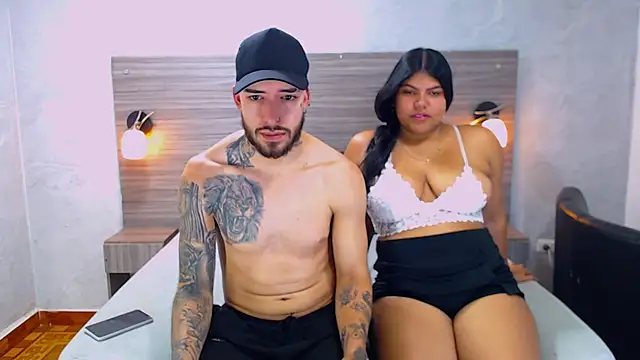 Snapshot of Paulina_And_Tayron chatting on 02/10/26, 07:40 Paulina And Tayron online show from 02/10/26, 07:40