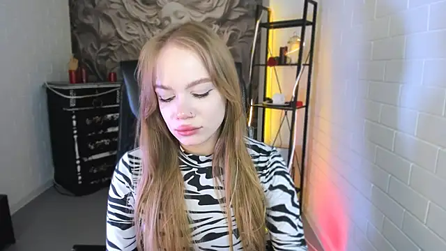 AmyNox online show from 04/11/26, 07:45