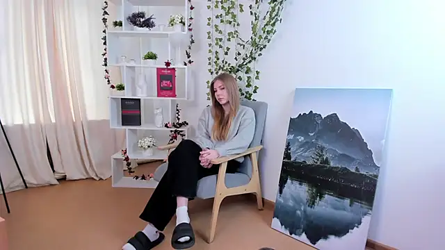 Snapshot of CharityKhamo chatting on 02/12/26, 08:42 CharityKhamo online show from 02/12/26, 08:42