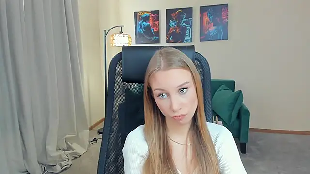 Snapshot of CarmenLipkin chatting on 02/17/26, 10:34 CarmenLipkin online show from 02/17/26, 10:34