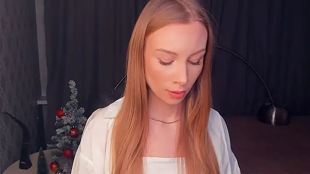 Snapshot of CarmenLipkin chatting on 02/18/26, 10:39 CarmenLipkin online show from 02/18/26, 10:39